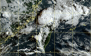 七一鬼門才開 鄭明典示警線狀對流旺盛閃電密集
