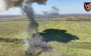 （影）無人機轟毀俄軍「隕石」、「相思」建戰功 俄炸壕溝烏軍幸無傷