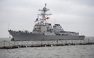 火燒美艦! 布希號航母打擊群驅逐艦突起火 5人急送醫