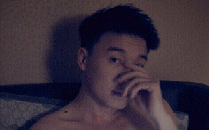 Toyz驚傳憂鬱症發作！突曬「憂鬱黑白照」網打氣：好好休息