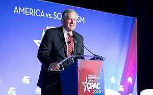 命令喬州官員找到「額外選票」!  川普前幕僚長米道斯被指控出庭