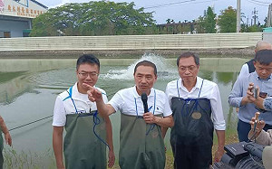 南下屏東關心農漁民 侯友宜囑蘇清泉拚行銷打開通路