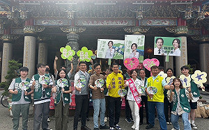 兩前輩陪謝子涵拜票 誓言打敗派系女兒楊瓊瓔