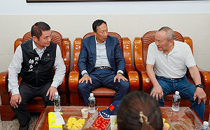 鍾東錦訴說徐耀昌委屈  國民黨冷漠看苗栗財政惡化  小英伸出援手救急