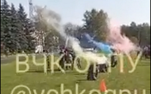 (影) 讓兒童體驗戰場? 俄國家禁衛軍表演突然「模擬處決」 旁觀兒童遭波及尖叫