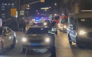 (影) 莫斯科爆發反戰遊行? 網傳俄南非使館突爆料 5萬人上街反普丁