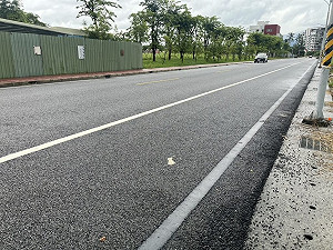 女遭後方騎士搶手提包摔傷 屏警鎖定機車追緝中