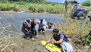 苗縣失智翁迷途受困河床 警消空拍尋獲搶救