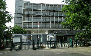 日駐北京使館遭磚塊攻擊 汪文斌稱已交涉 再轟日本自私自利