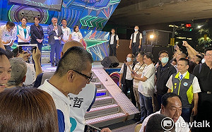 嗆郭陣營「誰蹭誰民眾自有公斷」 民眾黨團：柯致詞、郭背對 不尊重