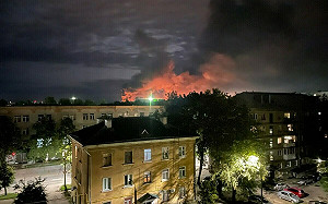 (影) 到處都在冒火! 開戰以來最大無人機襲擊 俄6地挨轟 軍機受損、市中心爆炸