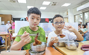 開學日加菜！ 桃市免費營養午餐本學期起調高3元補助