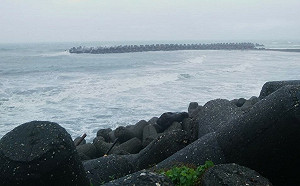 海葵暴風圈仍籠罩台灣   天使輪外海抽油作業暫停