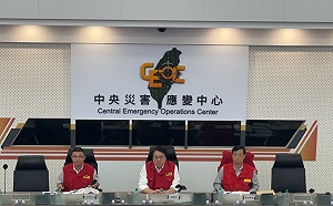 海葵未遠離 指揮官林右昌：持續監控水情及調控蔬果供應