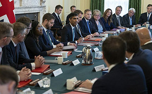 專論》鬼來了  新而獨立的中華民國：中華民國已死　中華民國萬歲！　