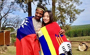 史國首都姆市與高雄締結姐妹市 黃捷曬嫩照：十年前我去當過志工！