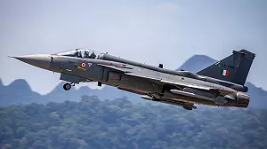 印度國產戰機剛試飛 印前空軍元帥笑：殲 -20連巴基斯坦都不要!
