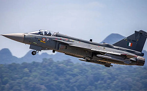 印度國產戰機剛試飛 印前空軍元帥笑：殲 -20連巴基斯坦都不要!