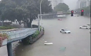 （影）雨彈襲福州影響5萬人損失20多億 政府隱瞞災情禁直播