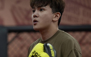 雙腿痛到動不了「只能坐輪椅」！孫生掛急診緊急停工