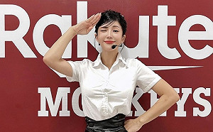 壯壯「黑絲襪秘書裝」洩絕對領域！網嗨：好想上班