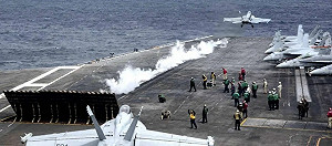 (影) 願開放3千億桶原油? 屈服美軍武力 馬杜洛高唱：和平、和平、和平