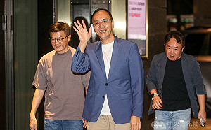 朱立倫金溥聰出席挺侯餐敘 兩人頻咬耳朵破不合傳言