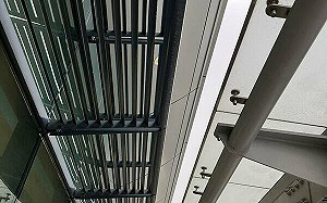  雨天時讓人溼答答！急診醫怨高鐵一「詭異的設計」 高鐵回應了！