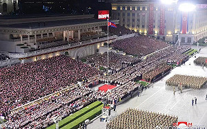 飛彈、坦克現身金日成廣場  北韓閱兵展示洲際彈道導彈