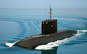 (影) 烏克蘭10導彈、3無人船對俄黑海艦隊攻擊 價值3億美元基洛級潛艦受損！