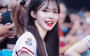 李多慧「超賣力甩髮」應援！抬頭甜美網暈：可愛沒極限