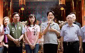 力挺許淑華對抗徐巧芯 賴清德赴松山參拜：盼鄉親栽培 