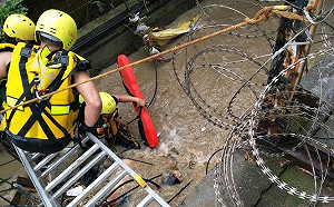 第一位罹難  八里遭水沖走婦人無生命跡象