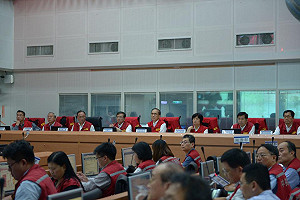 視察中央災害應變中心 林全：加強防洪整備