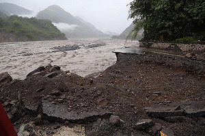 陳菊勘柔腸寸斷山區  4預警性封閉路段延後放行