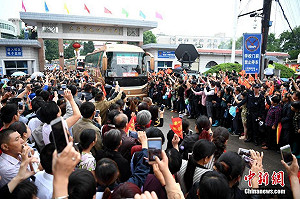 「亞洲最大高考工廠」　中國毛坦廠中學萬人送考