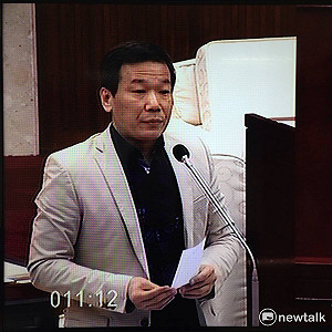 質詢突暴衝 鍾小平宣布選市長還嗆柯P要切腹