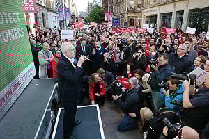 英國會8日改選  工黨強勢反攻保守黨拉警報