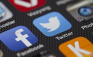 政治熱浪襲美國  Facebook也發燒