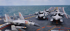 殲-15照片曝光 專家：停放13架已接近技術極限