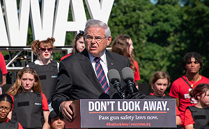 涉貪仕途告終 美參議員梅南德茲放棄無黨籍競選