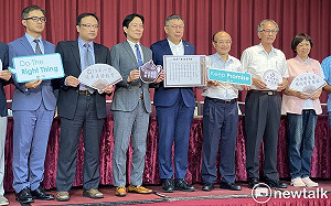 拋「13年一貫」 柯文哲：義務教育5歲開始 由政府負擔