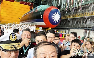 台灣國造潛艦重大推手  蔡英文：黃曙光頭髮越白、眼神越堅定　