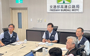 連假首日車潮增1.4倍！王國材提「6長遠計劃」改善塞車問題