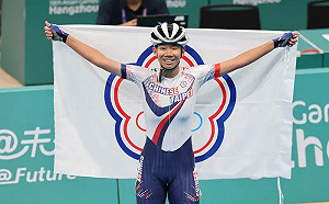 狂！施沛妤、楊合貞滑輪溜冰包辦金、銀牌