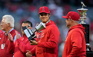 大谷連3年獲選天使隊MVP 久違現身露出燦笑
