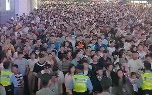 (影) 到處都塞爆了！ 十一假期前三日 中國國內旅遊3.95億人次 景區寸步難行