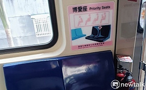 管仁健觀點》在深藍老人座上加貼「抗中保台」吧?