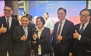 颱風來襲 張善政參加國慶酒會挨批 桃市府：不到半小時就離開