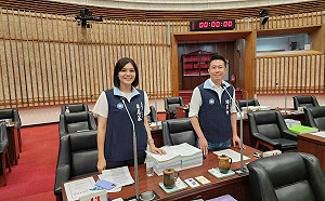 問賴女學生網路遭圍剿    李眉蓁、鍾易仲：政治人物要有雅量